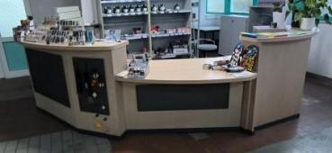 Verkaufstheke Ladentheke Tresen Verkaufstisch Empfang Ahorn 4,40 x 1,50 m  leer